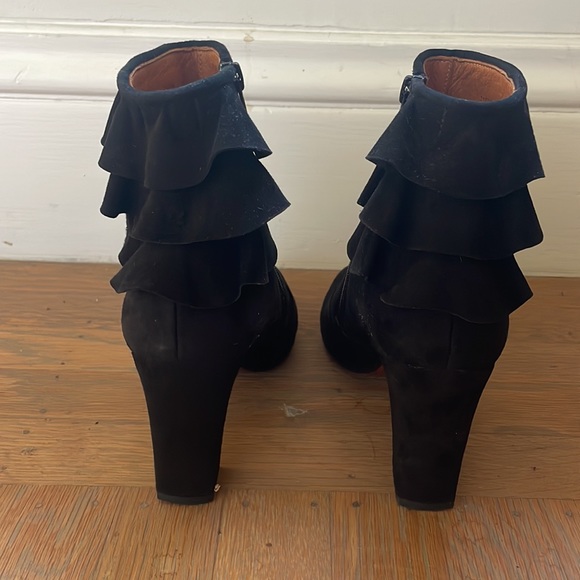Chie Mihara Bkack Suede Bootie with Ruffle. 38 / 8 Like new! - Picture 4 of 8